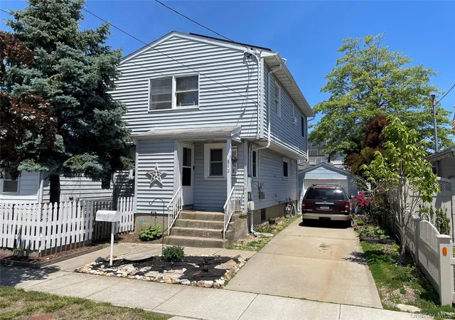Photo 1 of Sale Pending at 812 S 6th Street, Lindenhurst, NY 11757 | MLS# 1009887 | Listing updated on 2026-09-18