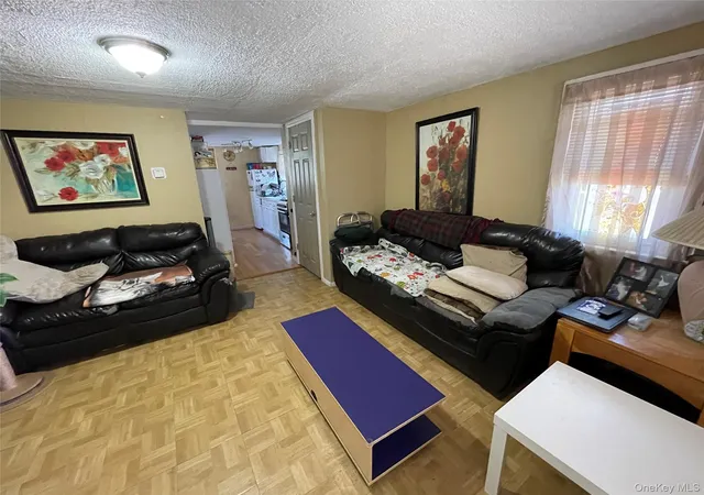 Photo 3 of Sale Pending at 812 S 6th Street, Lindenhurst, NY 11757 | MLS# 1009887 | Listing updated on 2026-09-18