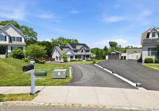 Photo 3 of Single family home for sale at 5 Gleneagles Ct, Monroe, NY 10950 | MLS# 1010068 | Listing updated on 2026-09-16