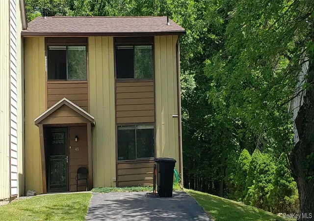 Photo 1 of Single family home for sale at 43 Elizabeth Way, Kiamesha Lake, NY 12751 | MLS# 1010138 | Listing updated on 2026-09-17