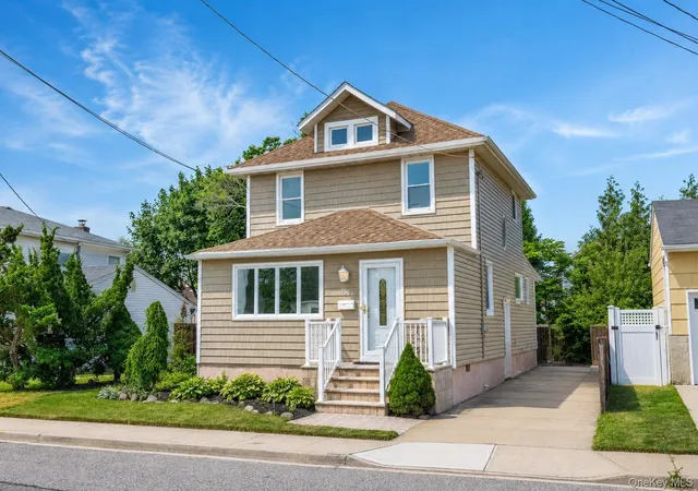 Photo 2 of Sale Pending at 2500 Centre Ave, Bellmore, NY 11710 | MLS# 1010431 | Listing updated on 2026-09-18