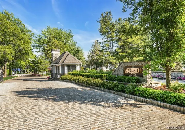 Photo 1 of Condo for sale at 38 Lakebridge Dr S, Smithtown, NY 11754 | MLS# 1010712 | Listing updated on 2026-09-18