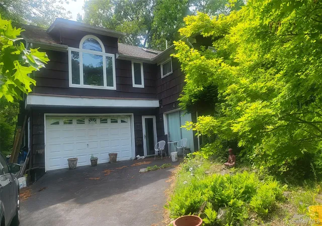 Photo 2 of Sale Pending at 28 Colburn Dr, Poughkeepsie (town), NY 12603 | MLS# 1010901 | Listing updated on 2026-09-18