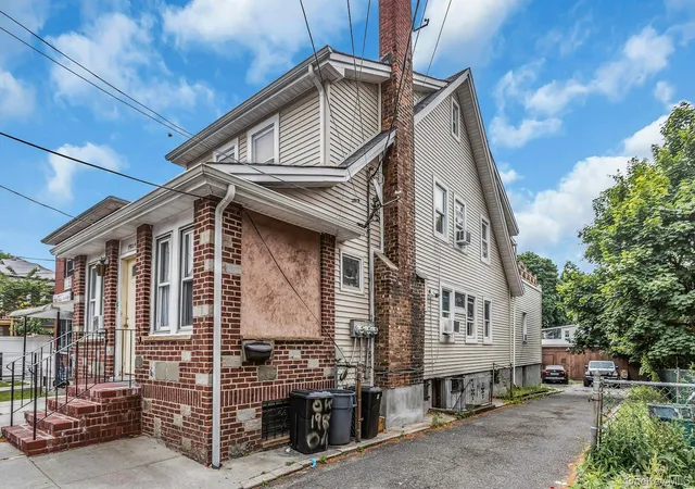 Photo 3 of Sale Pending at 19804 Hillside Ave, New York, NY 11423 | MLS# 1011579 | Listing updated on 2026-09-18