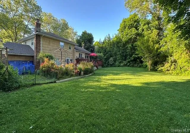 Photo 3 of Sale Pending at 5 Highpoint Dr, Huntington, NY 11743 | MLS# 1011600 | Listing updated on 2026-09-18