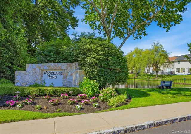 Condo for sale at 84 Woodlake Dr W, Woodbury, NY 11797 | MLS# 1011780