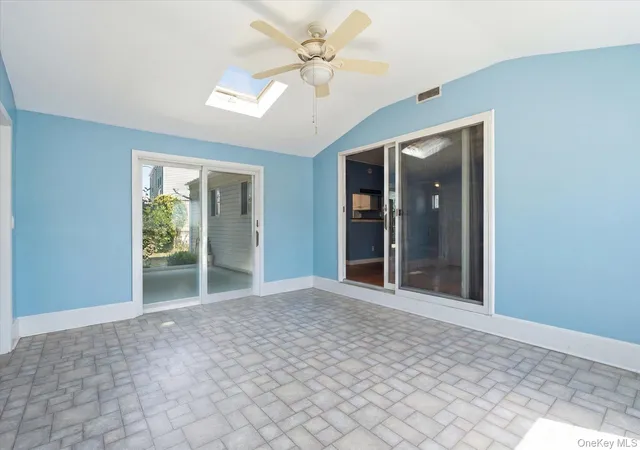 Photo 3 of Sale Pending at 2513 Cedar St, Hempstead, NY 11554 | MLS# 1014520 | Listing updated on 2026-09-18
