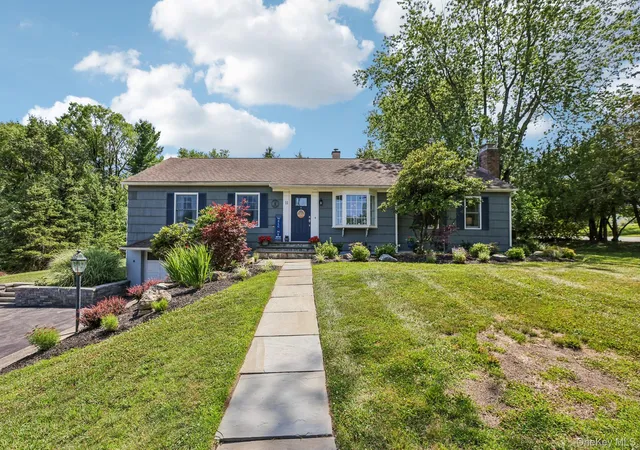 Photo 1 of Sale Pending at 11 Claire Ann Dr, Warwick (town), NY 10990 | MLS# 1014682 | Listing updated on 2026-09-18