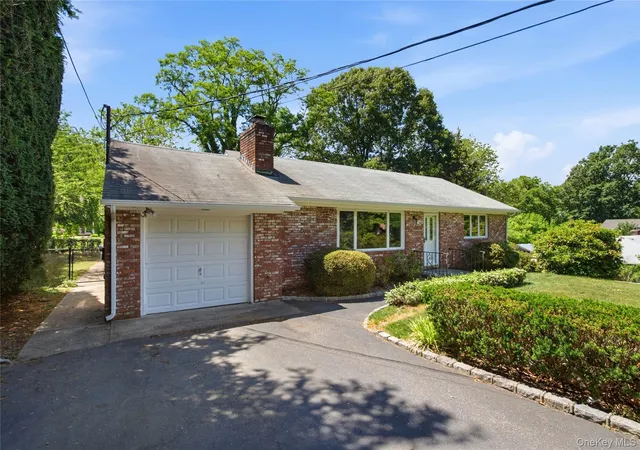 Photo 4 of Sale Pending at 58 Juniper Rd, Kings Park, NY 11754 | MLS# 1014805 | Listing updated on 2026-09-18