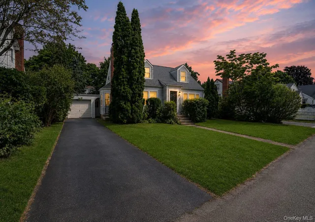 Photo 2 of Sale Pending at 86 E 13th Street, Huntington, NY 11746 | MLS# 1014997 | Listing updated on 2026-09-18