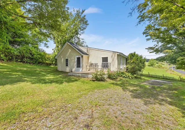Photo 3 of House for sale at 37 S Plank Rd, Minisink, NY 10998 | MLS# 1015037 | Listing updated on 2026-09-18