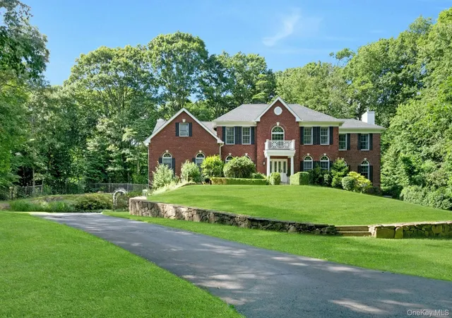 Photo 1 of Sale Pending at 32 Split Rock Rd, Lewisboro, NY 10576 | MLS# 1015499 | Listing updated on 2026-09-18