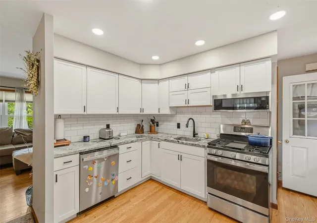 Photo 3 of Sale Pending at 31 Wickham Dr, Warwick (town), NY 10990 | MLS# 1015634 | Listing updated on 2026-09-16