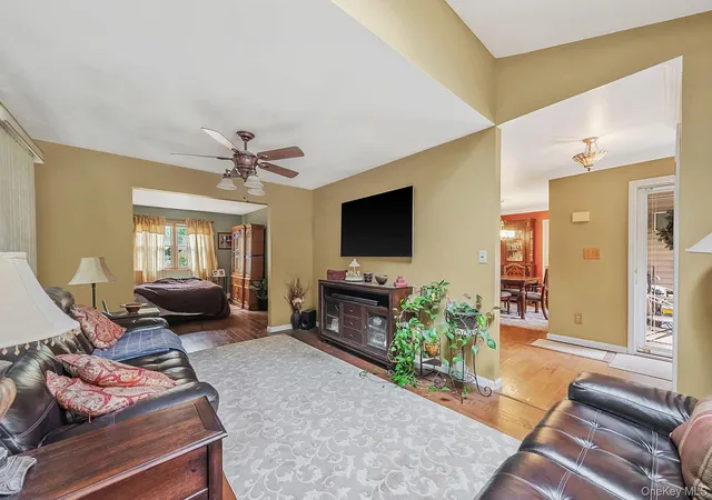 Photo 4 of Sale Pending at 404 Bicycle Path, Brookhaven, NY 11776 | MLS# 1017623 | Listing updated on 2026-09-18