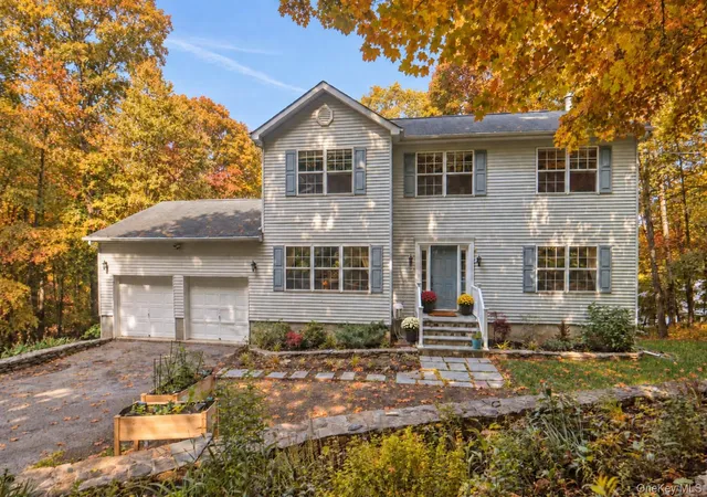 Photo 3 of Single family home for sale at 45 Willow Lake Dr, Pawling, NY 12531 | MLS# 1017740 | Listing updated on 2026-09-18