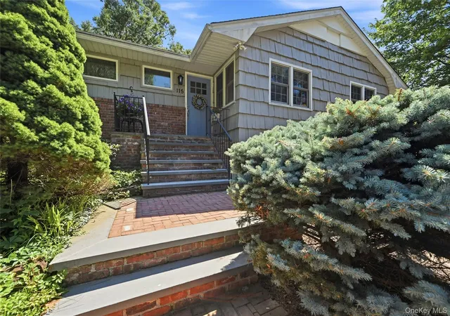 Photo 3 of Sale Pending at 115 Autumn Dr, Hauppauge, NY 11788 | MLS# 1018690 | Listing updated on 2026-09-18