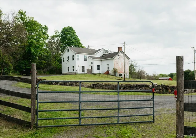 Photo 2 of Single family home for sale at 1693 Route 32, Saugerties, NY 12477 | MLS# 1018821 | Listing updated on 2026-09-18