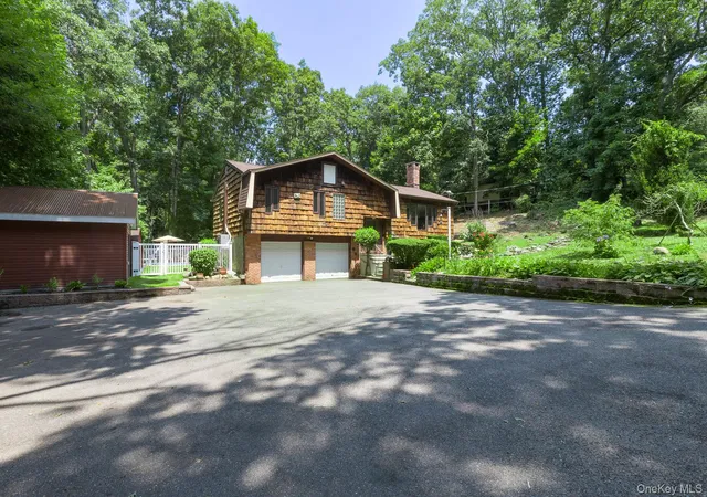 Photo 2 of Single family home for sale at 149 Cuba Hl Rd, Huntington, NY 11743 | MLS# 1019603 | Listing updated on 2026-09-30
