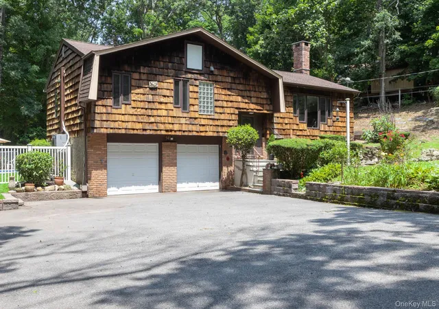 Photo 3 of Single family home for sale at 149 Cuba Hl Rd, Huntington, NY 11743 | MLS# 1019603 | Listing updated on 2026-09-30