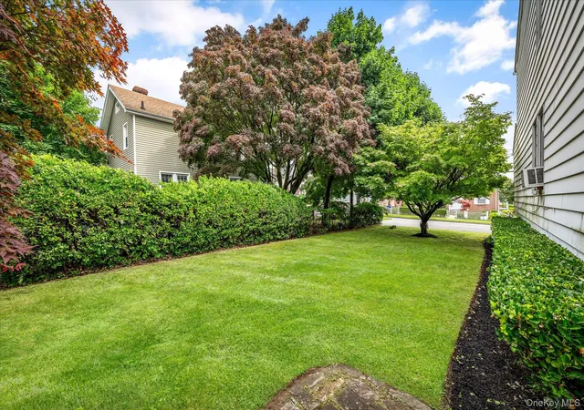 Photo 2 of House for sale at 319 (aka 317) Hayward St, Yonkers, NY 10704 | MLS# 1020136 | Listing updated on 2026-09-18