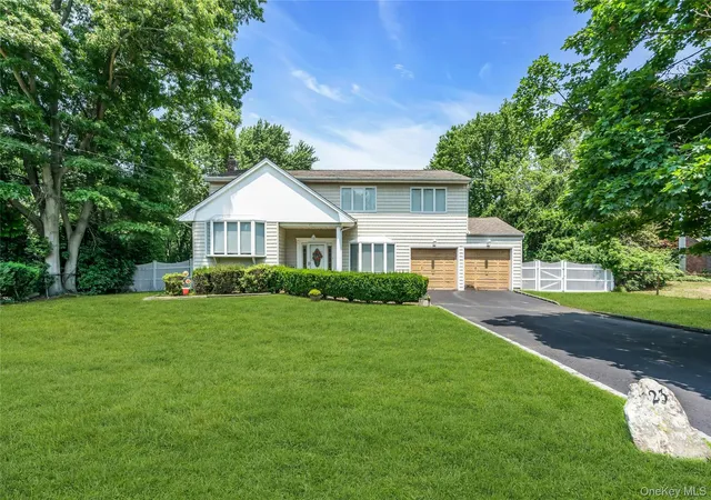 Photo 1 of Single family home for sale at 23 Carpenter Ln, Islip, NY 11788 | MLS# 1020212 | Listing updated on 2026-09-18