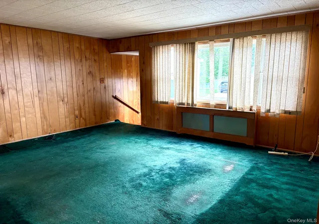 Photo 3 of Sale Pending at 67 Maple Dr, Lindenhurst, NY 11757 | MLS# 1020330 | Listing updated on 2026-09-18