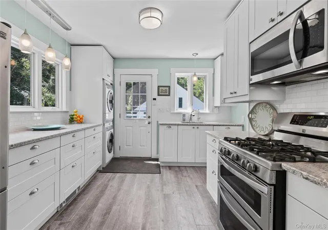 Photo 3 of Sale Pending at 189 Pound Ridge Rd, Bedford, NY 10506 | MLS# 1020682 | Listing updated on 2026-09-18