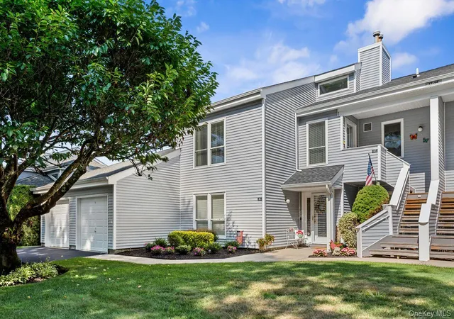 Photo 1 of Condo for sale at 17 Lakeview Dr, Brookhaven, NY 11949 | MLS# 1020864 | Listing updated on 2026-09-16