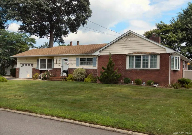 Photo 3 of Sale Pending at 1005 Thompson Dr, Islip, NY 11706 | MLS# 1020900 | Listing updated on 2026-09-18