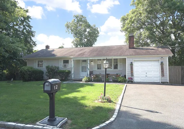 Photo 2 of Sale Pending at 12 Acorn St, Ronkonkoma, NY 11779 | MLS# 1021297 | Listing updated on 2026-09-18