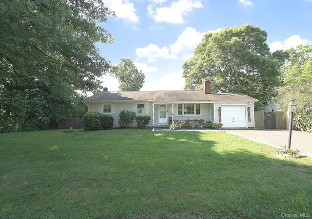 Photo 3 of Sale Pending at 12 Acorn St, Ronkonkoma, NY 11779 | MLS# 1021297 | Listing updated on 2026-09-18