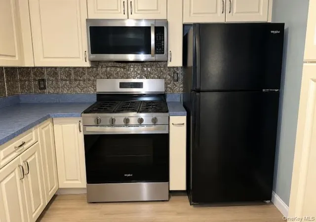 Photo 3 of Single family home for sale at 14 Shorehaven Blvd, Brookhaven, NY 11779 | MLS# 1021480 | Listing updated on 2026-10-02