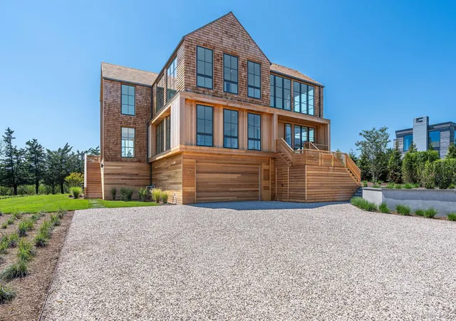 Photo 2 of Single family home for sale at 9 E Division St, Westhampton Beach, NY 11978 | MLS# 1021659 | Listing updated on 2026-09-18