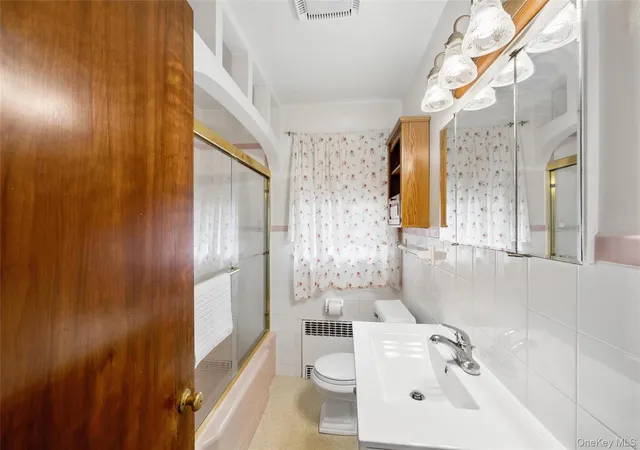 Photo 4 of Sale Pending at 1 Heights Pl, Riverhead, NY 11901 | MLS# 1021706 | Listing updated on 2026-09-18