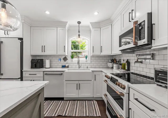 Photo 3 of Sale Pending at 78 Broadway, Oyster Bay, NY 11714 | MLS# 1021830 | Listing updated on 2026-09-18