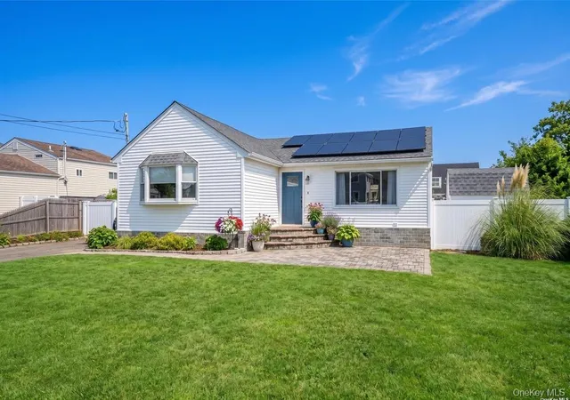Photo 1 of Sale Pending at 20 E Seacrest Ave, Babylon, NY 11757 | MLS# 1021897 | Listing updated on 2026-09-18