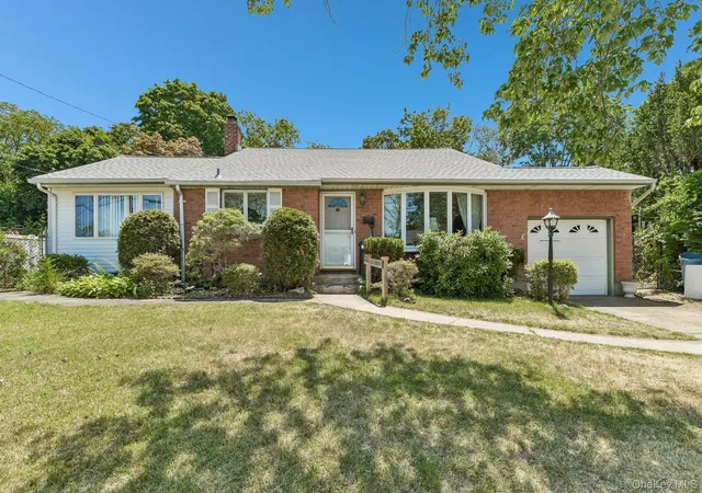 Photo 2 of Sale Pending at 24 Oakley Dr, Huntington Station, NY 11746 | MLS# 1022215 | Listing updated on 2026-09-18
