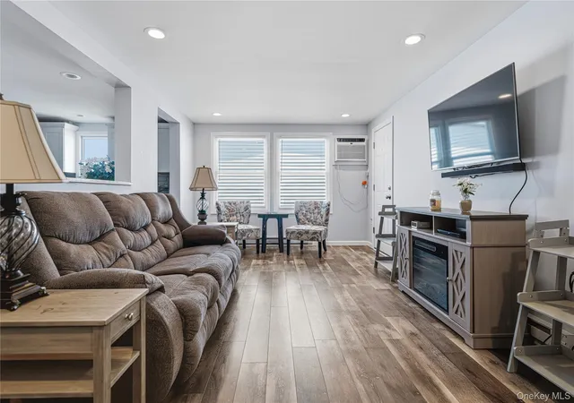 Listing Photo 5 - Condo for sale in building located at 35 Vlg Cir S, Brookhaven, NY 11949