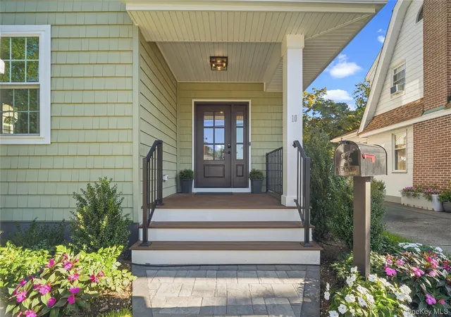 Photo 2 of Single family home for sale at 10 Hazel Pl, Hempstead, NY 11001 | MLS# 1022839 | Listing updated on 2026-09-18