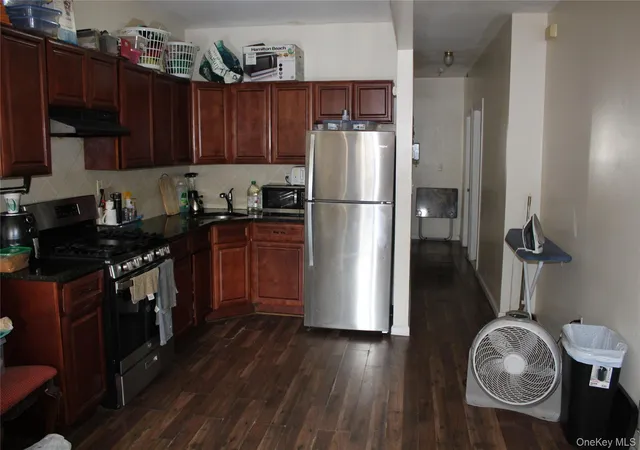 Photo 4 of House for sale at 3814 Barnes Ave, New York, NY 10467 | MLS# 1023477 | Listing updated on 2026-09-18