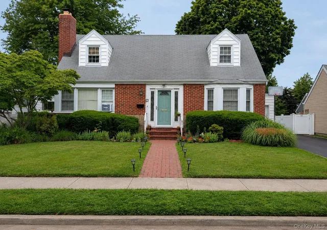 Photo 1 of Single family home for sale at 61 Gateway, Hempstead, NY 11570 | MLS# 1023502 | Listing updated on 2026-09-18