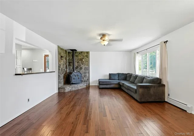 Photo 4 of Sale Pending at 49 Bacon Ln, Babylon, NY 11702 | MLS# 1023667 | Listing updated on 2026-09-18