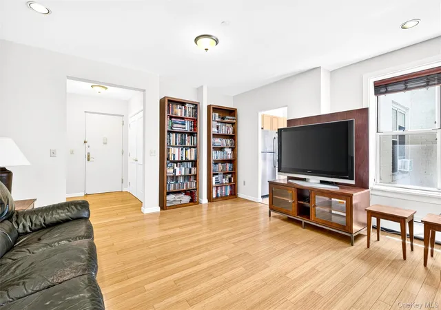 Photo 3 of Sale Pending at 85 Bronx River Rd #4A, Yonkers, NY 10704 | MLS# 1023689 | Listing updated on 2026-09-18