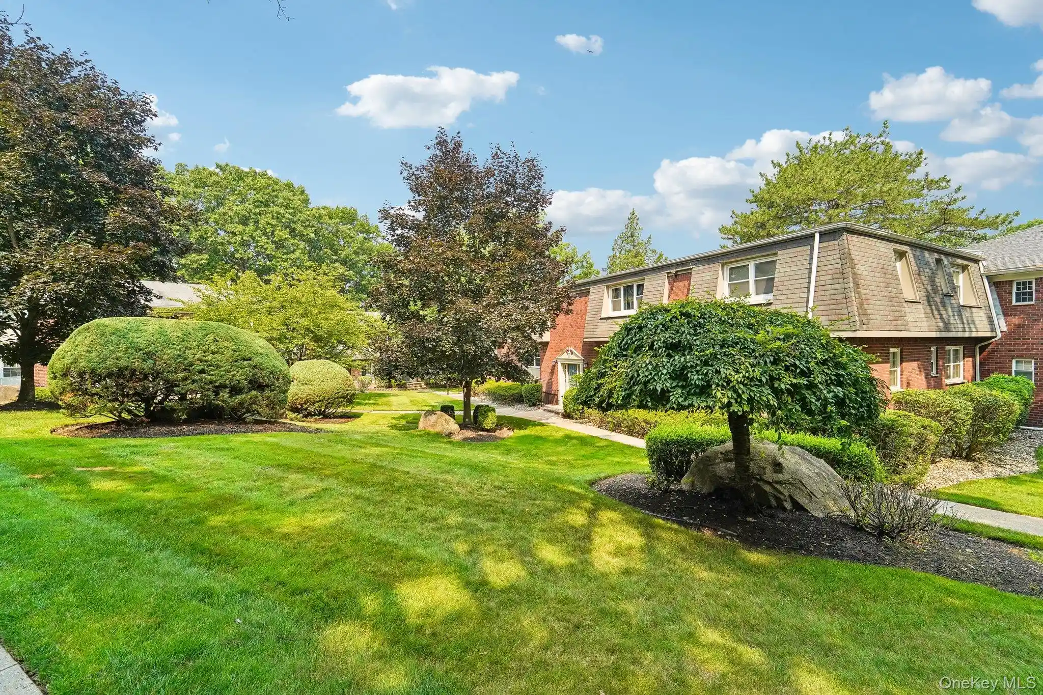 Listing Photo 2 - Condo for sale in 74 Bon Aire Cir located at 74 Bon Aire Cir, Ramapo, NY 10901 - Unit #Q12