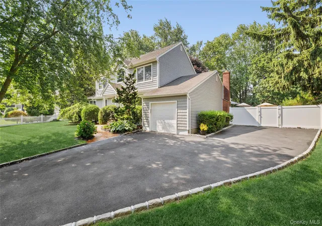 Photo 1 of Sale Pending at 19 Duquesne Dr, Huntington, NY 11740 | MLS# 1024386 | Listing updated on 2026-09-18