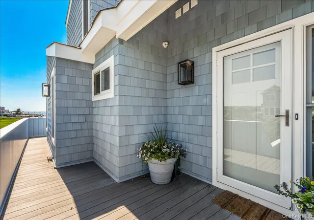 Photo 3 of Single family home for sale at 556 Dune Rd, Westhampton Beach, NY 11978 | MLS# 1024503 | Listing updated on 2026-09-18