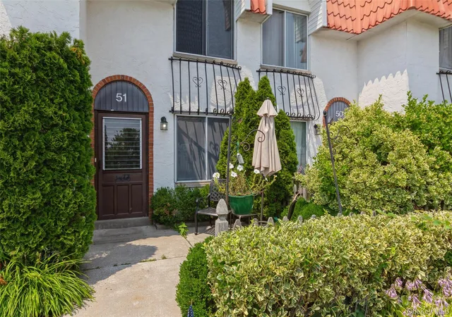 Photo 1 of Sale Pending at 51 Alhambra Dr #51, Oceanside, NY 11572 | MLS# 1024601 | Listing updated on 2026-09-18