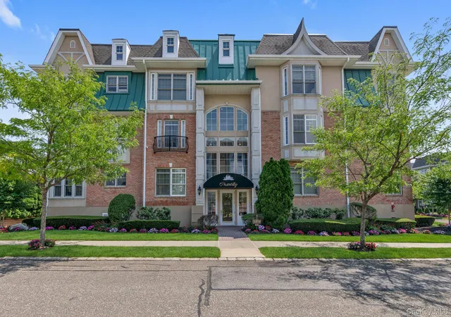 Condo for sale at 348 Trotting Ln, Hempstead, NY 11590 | MLS# 1024788