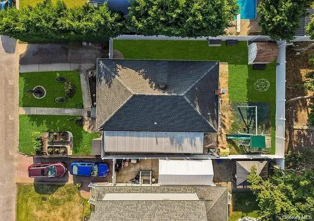 Photo 29 of Sale Pending at 30 44th Street, Lindenhurst, NY 11757 | MLS# 1025209 | Listing updated on 2026-09-18