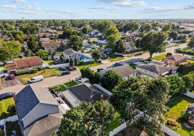 Photo 3 of Sale Pending at 30 44th Street, Lindenhurst, NY 11757 | MLS# 1025209 | Listing updated on 2026-09-18